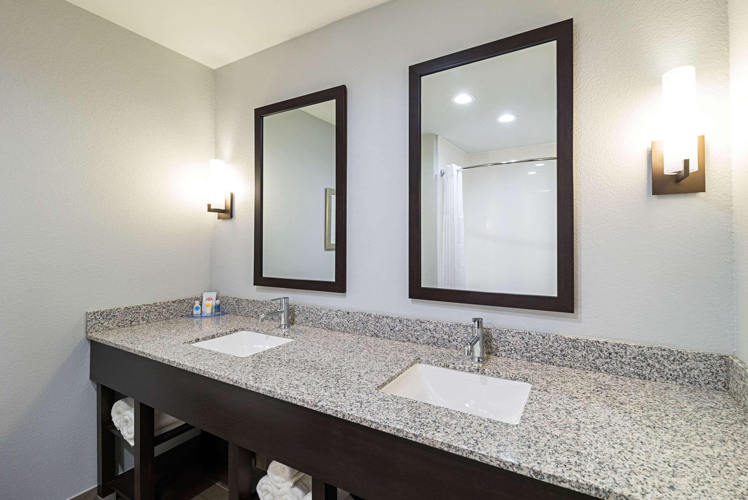 Comfort & Near Bricktown Hotel